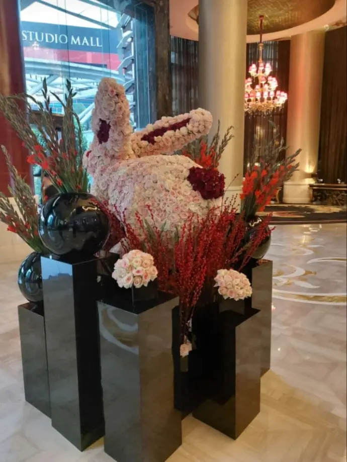 desain kreatif bunga hotel